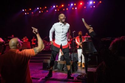 Kirk-Franklin-–-Something-About-the-Name-Jesus-Medley