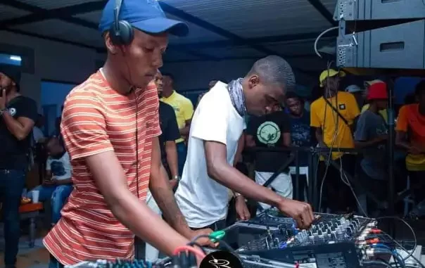 Deeper Phil & Nkulee 501 – Common And Regular Ft Skroef28 Deeper Phil & Nkulee 501 – Common And Regular Ft Skroef28