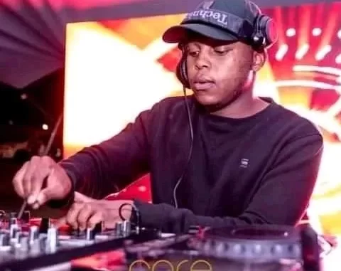 ThackzinDJ – Umngani Wami (Dance Mix) Ft. Classic SA ThackzinDJ – Umngani Wami (Dance Mix) Ft. Classic SA